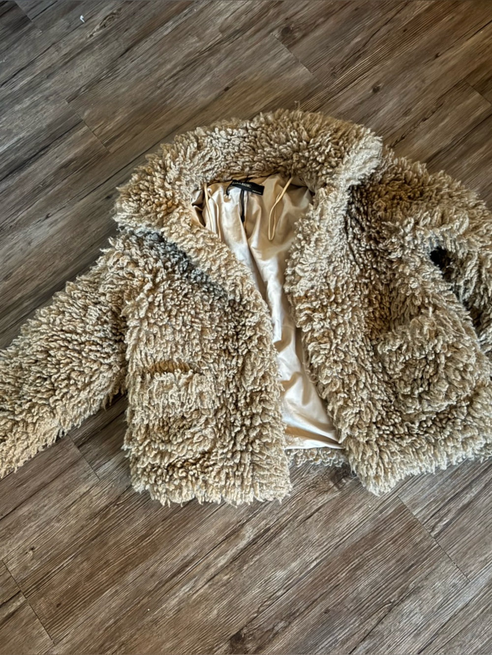 Zara women’s Teddy Puffer Jacket - Beige